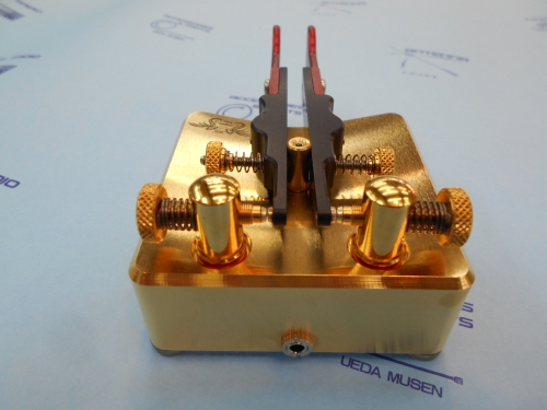 ステレオピン用ジャック付きです。*写真はSimplex Goldです。